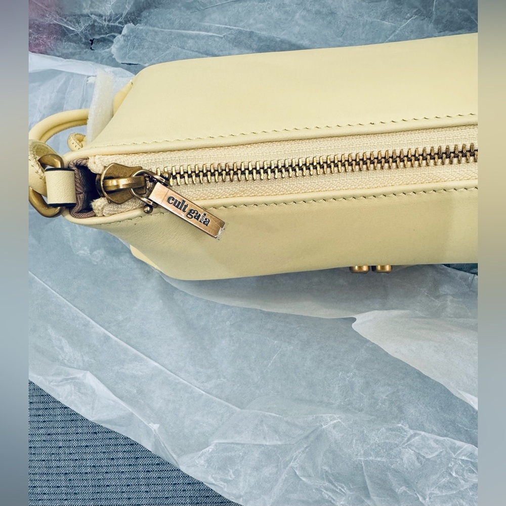 CULT GAIA Osa Leather Shoulder in Buttercream - Picture 7 of 11